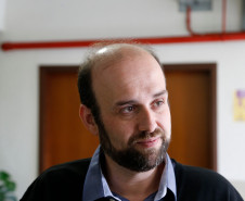 Para o chefe do Departamento de Educação Básica da Secretaria da Educação, Cassiano Ogliari, a educação em tempo integral no ensino médio tem como perspectiva ampliar e repensar a prática pedagógica. “O intuito é rever a organização do currículo no sentido de redesenhar o papel da instituição de ensino, expandindo as oportunidades de aprendizagem reconhecendo as identidades culturais, interesses, valores, anseios e aspirações desses alunos”, explicou.