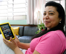 Os 70 mil professores da rede estadual de ensino agora possuem uma conta personalizada do Google que possibilita acesso a vários serviços online para uso pedagógico. O acesso pode ser feito em tablets, computadores ou smartphones de qualquer sistema operacional.