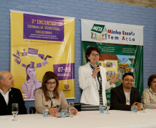 “Mais uma iniciativa do Governo do Paraná que possibilita uma gama quase infinita de ferramentas online aos nossos professores para uso pedagógico e que vai inserir ainda mais o processo de ensino e aprendizagem no mundo tecnológico”, disse a secretária da Educação, Ana Seres.
