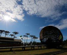 Estão abertas as inscrições para visitas guiadas ao Parque Estadual da Ciência Newton Freire Maia, em Pinhais, na Região Metropolitana de Curitiba. Além de conhecer as instalações do parque, estudantes e membros da comunidade escolar podem participar de uma série de atividades científicas e culturais. As inscrições são válidas paras as visitas do primeiro semestre. As visitas para o segundo semestre serão agendadas a partir de 4 de junho.