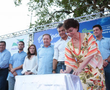 O governador Beto Richa autorizou nesta sexta-feira (02) a abertura do processo licitatório para a construção da Unidade Nova Bairro Fraron, escola que vai atender mais mil alunos de Pato Branco. A execução do projeto está prevista para começar no mês de abril com investimento de R$ 7,5 milhões de recursos da Secretaria de Estado de Educação.
