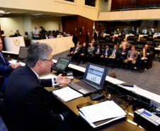 Com mais recursos para investimento, o Executivo destinou mais verbas para saúde, educação e segurança. Em 2017, o Governo do Paraná investiu 12,07% em saúde e 36,26% em educação, e ficou acima das porcentagens mínimas estabelecidas para as duas áreas – 12% e 30%, respectivamente. 