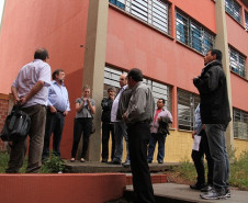 O vice-governador e secretário de Estado da Educação, Flávio Arns, esteve no Colégio Estadual Guilherme Maranhão...