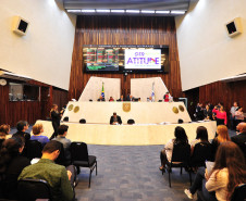 O Geração Atitude está aberto para participação de todas as escolas da rede estadual em 2018. Até o ano passado o programa ficava restrito a cinco escolas por Núcleo Regional de Educação (NRE), mas agora as cerca de 2,1 mil unidades do Estado podem participar. As escolas interessadas devem entrar em contato com o seu NRE.