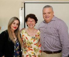 O Governo do Paraná, por meio da Secretaria de Estado da Educação, assinou nessa sexta-feira (16), em Curitiba, o termo de cooperação técnica com 19 municípios para a oferta do Ensino Médio regular e Ensino Médio integrado à educação profissional aos filhos de pequenos agricultores rurais que estudam nas Casas Familiares Rurais (CFR)