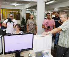 Secretaria Estadual de Educação do Paraná; Gurpo de funcionários da prefeitura municipal de Ceará Mirin do estado do Rio Grande do Norte visitam o Departamento de Políticas Tecnológica (DPTE). 20-03-18. Foto: Hedeson Alves