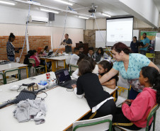 Secretaria Estadual de Educação do Paraná; Alunos do Colégio Estadual Livia Micheleto participão no DPTE de curso de robótica. 27-03-18. Foto: Hedeson Alves