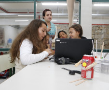 Secretaria Estadual de Educação do Paraná; Alunos do Colégio Estadual Livia Micheleto participão no DPTE de curso de robótica. 27-03-18. Foto: Hedeson Alves