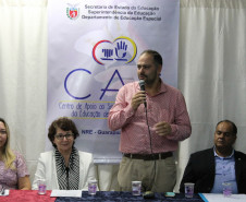 
“Com o segundo CAS sendo implantado aqui em Guarapuava temos uma facilitação e uma cobertura ampliada, com mais profissionais para este atendimento. É uma conquista extraordinária, e a comunidade dos surdos, que tanto precisa dessa atenção especial, festeja”, reforça o secretário da Justiça, Trabalho e Direitos Humanos, Artagão Júnior.