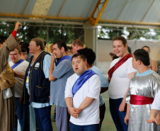 Uma peça teatral sobre a Paixão de Cristo é a atividade escolhida pela Escola Estadual Lucy Requião Mello e Silva na modalidade Educação Especial, em Curitiba, para destacar o Dia Mundial da Conscientização do Autismo. A apresentação é resultado das ações realizadas na escola para desenvolver o potencial de seus estudantes autistas.