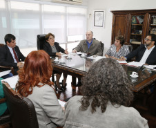 Secretaria Estadual de Educação do Paraná; Reunião com a Secretária Lucia Cortez no gabinete com representantes da APP. 17-04-18. Foto: Hedeson Alves