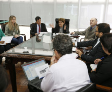 Secretaria Estadual de Educação do Paraná; Reunião com a Secretária Lucia Cortez no gabinete com representantes da APP. 17-04-18. Foto: Hedeson Alves