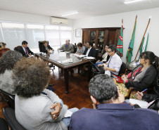 Secretaria Estadual de Educação do Paraná; Reunião com a Secretária Lucia Cortez no gabinete com representantes da APP. 17-04-18. Foto: Hedeson Alves