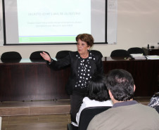 Técnicos pedagógicos dos 32 Núcleos Regionais de Educação (NREs), que atuam com o ensino profissional de todo o Paraná, estão reunidos em Curitiba para participar da reunião técnica realizada pelo Departamento de Educação e Trabalho da Secretaria de Estado da Educação. O evento contou com a presença da secretária Lucia Cortez. 