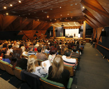 Secretaria Estadual de Educação do Paraná; Semana Pedagógica no auditório da Assossiação Médca do Paraná com a presença da Secretária Lucia Lopez. 20-04-18. Foto: Hedeson Alves