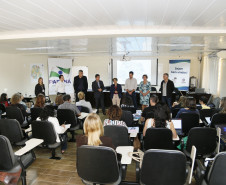 Secretaria Estadual de Educação do Paraná; Reunião com representantes do MEC no auditório da SEED com a participação da Secretária Lucia Cortez. 24-04-18. Foto: Hedeson Alves