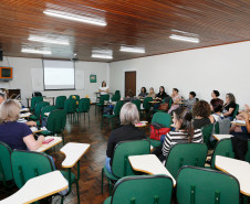 A Secretaria da Educação do Paraná (SEED) está realizando esta semana a primeira etapa do curso O Ensino de Português como Língua Estrangeira