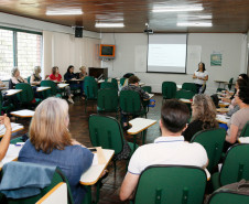 A Secretaria da Educação do Paraná (SEED) está realizando esta semana a primeira etapa do curso O Ensino de Português como Língua Estrangeira