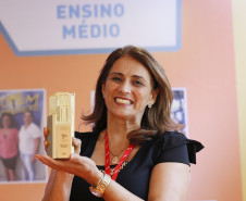 Secretaria Estadual de Educação do Paraná; Entrega do Prêmio Empreededorismo no auditório do Sebrae, CEEP Centro Estadual de Educação Profissional Professora Maria Lydia Cescato Bomtempo de Assai foi a vencedora na categoria Ensino Médio, na foto a Diretora Eunice Manoel Vieira. 27-04-18. Foto: Hedeson Alves