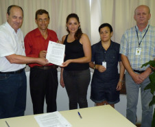 Em Toledo, agricultores garantem fornecimento de gêneros alimentícios do Programa Estadual de Alimentação Escolar.