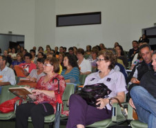 Desde segunda-feira (13), cerca de 900 professores de 16 Núcleos Regionais de Educação participam das aulas inaugurais e dos seminários integradores do Programa de Desenvolvimento Educacional (PDE). Foto da aula inaugural no Núcleo Regional da Área Metropolitana Norte.