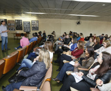 Secretaria Estadual de Educação do Paraná; Formação das Comissões dos Planos Municipais de Educação do Paraná no núcleo regional de educação de Curitiba, na foto palestra do Mauricio Pastor dos Santos. 08-05-18. Foto: Hedeson Alves