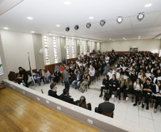 Secretaria Estadual de Educação do Paraná; Colégio Estadual Sagrada Familia em Campo Largo, palestra com representantes dos três poderes, Geração Atitute. 11-05-18. Foto: Hedeson Alves