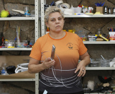 Secretaria Estadual de Educação do Paraná; Alunos da APAE de Prudentópolis visitam os laboratórios da SEED-LAB, na foto a professora Benedite Lourdes da Silva. 15-05-18. Foto: Hedeson Alves