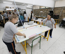 Secretaria Estadual de Educação do Paraná; Alunos da APAE de Prudentópolis visitam os laboratórios da SEED-LAB. 15-05-18. Foto: Hedeson Alves