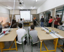 Secretaria Estadual de Educação do Paraná; Alunos da APAE de Prudentópolis visitam os laboratórios da SEED-LAB. 15-05-18. Foto: Hedeson Alves