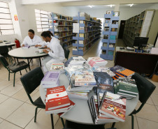 Secretaria Estadual de Educação do Paraná; Colégio Estadual Sagrada Familia em Campo Largo, implementação do curso de Enfermagem, com aquisição de livros técnicos e itens para o laboratório. 11-05-18. Foto: Hedeson Alves