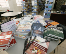 Secretaria Estadual de Educação do Paraná; Colégio Estadual Sagrada Familia em Campo Largo, implementação do curso de Enfermagem, com aquisição de livros técnicos e itens para o laboratório. 11-05-18. Foto: Hedeson Alves
