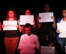 Secretaria Estadual de Educação do Paraná; Colégio Estadual Roberto Langer Júnior que tem projetos contra a prática de bullyng como peça de teatro, na foto encenação da peça teatral Bullyng Qual a Graça?. 02-05-18. Foto: Hedeson Alves
