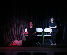 Secretaria Estadual de Educação do Paraná; Colégio Estadual Roberto Langer Júnior que tem projetos contra a prática de bullyng como peça de teatro, na foto encenação da peça teatral Bullyng Qual a Graça?. 02-05-18. Foto: Hedeson Alves