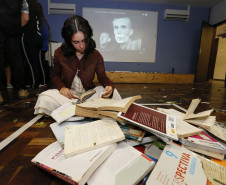 Secretaria Estadual de Educação do Paraná; Colégio Estadual Roberto Langer Júnior que tem projetos contra a prática de bullyng como peça de teatro, na foto trabalho sobre o Holocausto. 02-05-18. Foto: Hedeson Alves