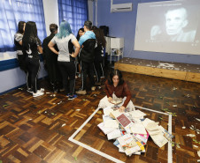 Secretaria Estadual de Educação do Paraná; Colégio Estadual Roberto Langer Júnior que tem projetos contra a prática de bullyng como peça de teatro, na foto trabalho sobre o Holocausto. 02-05-18. Foto: Hedeson Alves