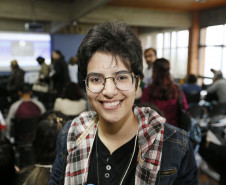 Secretaria Estadual de Educação do Paraná; Auditório do DPTE reune alunos da rede estadual de educaçao para debater o dia 18 de maio Dia Nacional de Combate ao Abuso e à Exploração Sexual de Crianças e Adolescentes, na foto o aluno Matheus Daniel Romão Morais. 17-05-18. Foto: Hedeson Alves