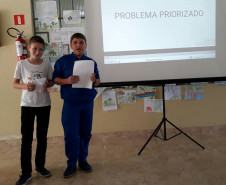 O trabalho “Água: a grande teia da vida”, de estudantes do Colégio Estadual do Campo Gonçalves Junior, vai representar o Paraná na 5ª edição da Conferência Nacional Infantojuvenil pelo Meio Ambiente, em Brasília. 