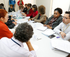 
A secretária reforçou ainda a disposição do governo em envolver a categoria nos debates que envolvem a educação pública no Paraná