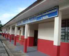 Foram beneficiadas escolas que precisavam de reparos urgentes. “Temos certeza de que este governo veio para fazer história, e está escrevendo-a em linhas sólidas, pois a rapidez e eficiência no atendimento aos anseios da educação são indiscutíveis”, afirmou José Antônio Pianaro, chefe do NRE.