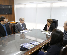 Secretaria Estadual de Educação do Paraná; Secretária Lucia Cortez recebe em seu gabinete representantes da Itaipu. 04-06-18. Foto: Hedeson Alves