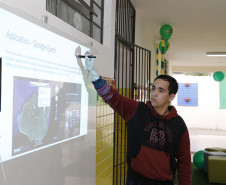 Secretaria Estadual de Educação do Paraná; Feira de 3D e robótica no Colégio Estadual São Cristóvão em São José dos Pinhais, na foto o aluno Rian Guilherme de Paula Rocha. 05-06-18. Foto: Hedeson Alves