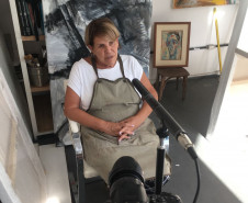 Começa nesta sexta-feira (08), no Centro Estadual de Capacitação em Artes Guido Viaro, a exposição Memória e Percepção - O Visível do Invisível, com obras da artista Estela Sandrini. A mostra faz parte do projeto "Te Encontro no Guido", um evento cultural e pedagógico que busca trabalhar a formação de plateia e expectadores com espetáculos e apresentações das diferentes áreas da arte.