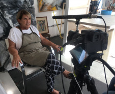 Começa nesta sexta-feira (08), no Centro Estadual de Capacitação em Artes Guido Viaro, a exposição Memória e Percepção - O Visível do Invisível, com obras da artista Estela Sandrini. A mostra faz parte do projeto "Te Encontro no Guido", um evento cultural e pedagógico que busca trabalhar a formação de plateia e expectadores com espetáculos e apresentações das diferentes áreas da arte.