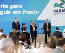 Secretaria Estadual de Educação do Paraná; Almoço no Palácio Iguaçu com a presença da Governadora Cida Borghetti a Secretária Lucia Cortez e chefes dos núcleos de educação. 11-06-18. Foto: Hedeson Alves