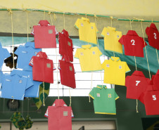 Colégios decidirão se vão dispensar os alunos nos turnos dos jogos da Seleção Brasileira ou organizarão sessões para que os alunos assistam aos jogos na escola. Foto: Hedeson Alves