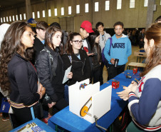 Secretaria Estadual de Educação do Paraná; Feira de profissões no CEEP Newton Freire. 13-06-18. Foto: Hedeson Alves