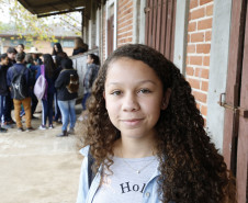Secretaria Estadual de Educação do Paraná; Feira de profissões no CEEP Newton Freire, na foto a aluna Vitora Maria. 13-06-18. Foto: Hedeson Alves