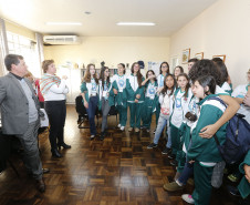 Secretaria Estadual de Educação do Paraná; Alunos da rede estadual que participaram da V Conferência Nacional Infantojuvenil pelo Meio Ambiente visitam a SEED. 19-06-18. Foto: Hedeson Alves