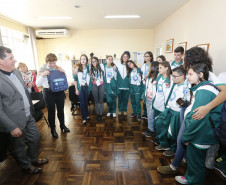 Secretaria Estadual de Educação do Paraná; Alunos da rede estadual que participaram da V Conferência Nacional Infantojuvenil pelo Meio Ambiente visitam a SEED. 19-06-18. Foto: Hedeson Alves